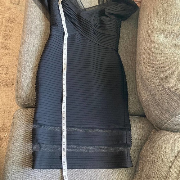 Tadashi Shoji MALIAH COLD-SHOULDER PINTUCK JERSEY DRESS - Picture 10 of 15